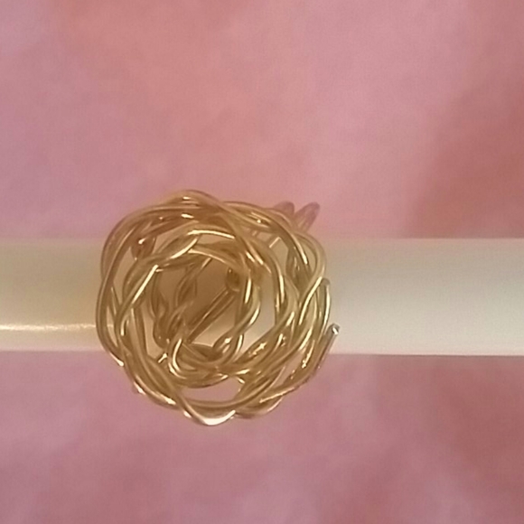 Gold tone Rose design ring - Picture 2 of 3